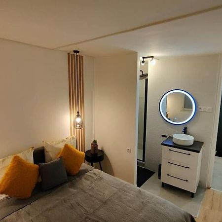 Joli Appartement Au Pied Du Tramway Bezons Eksteriør billede