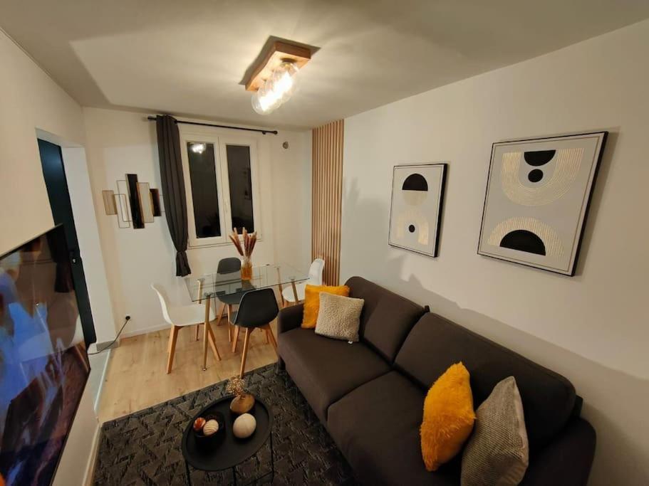 Joli Appartement Au Pied Du Tramway Bezons Eksteriør billede