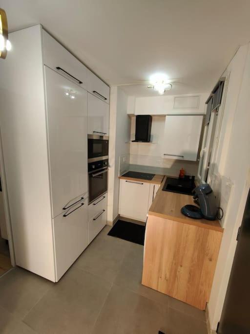 Joli Appartement Au Pied Du Tramway Bezons Eksteriør billede