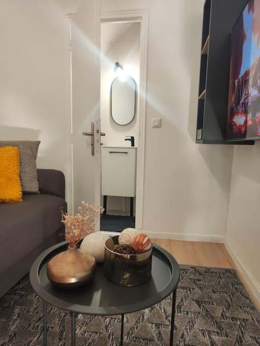 Joli Appartement Au Pied Du Tramway Bezons Eksteriør billede